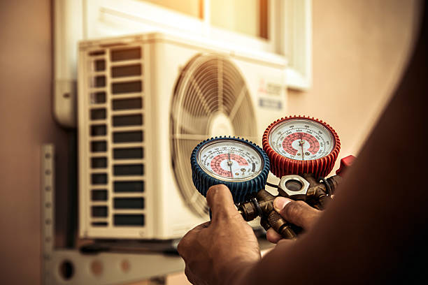 Professional Ac Installation technician working in Coloma, MI